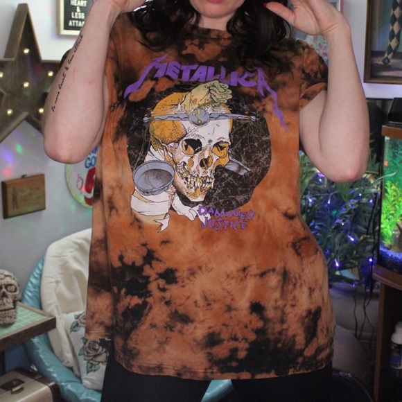 Upcycled Metallica bleached t-shirt - Picture 7 of 8